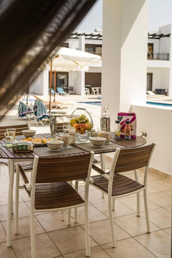 The Corner House At Gennadi Court Villa Luaran gambar