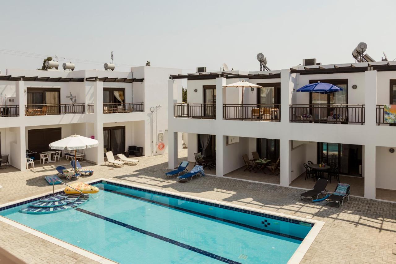 The Corner House At Gennadi Court Villa Luaran gambar