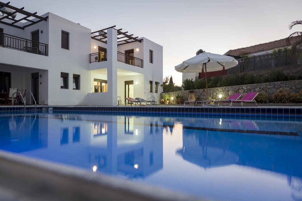 The Corner House At Gennadi Court Villa Luaran gambar